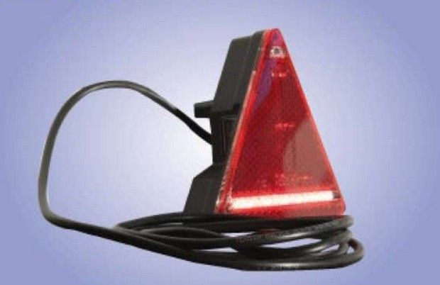 PILOTO TRIANGULAR 4 SERVICIOS LED DERECHO