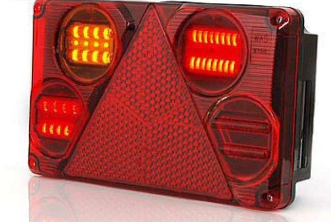 PILOTO TRIANGULO INTEGRADO LED DERECHO CON ANTINIEBLA
