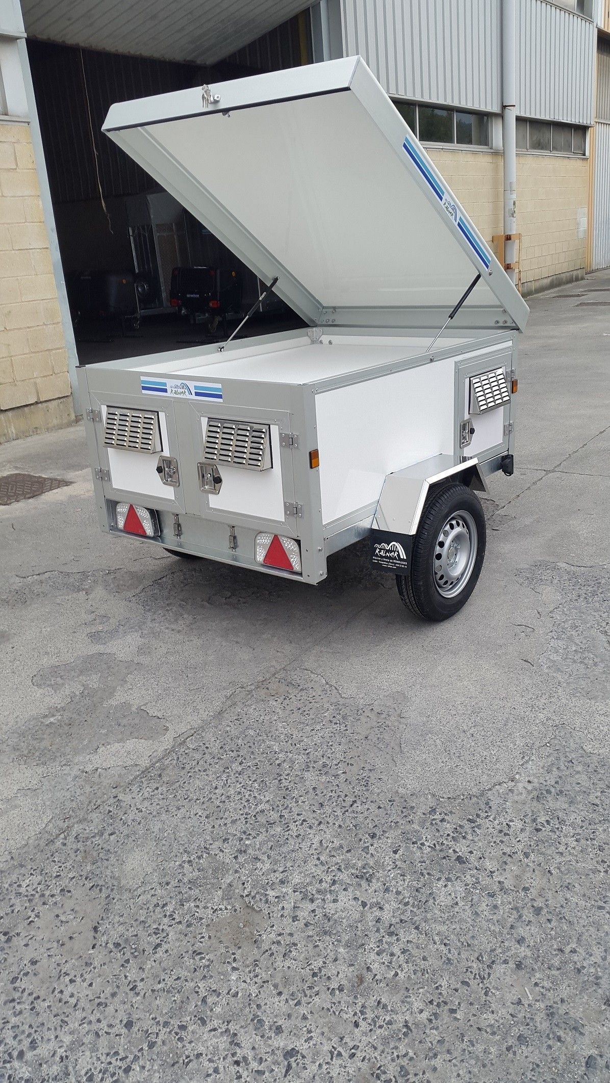 REMOLQUE TÉRMICO PARA PERROS TI-16
