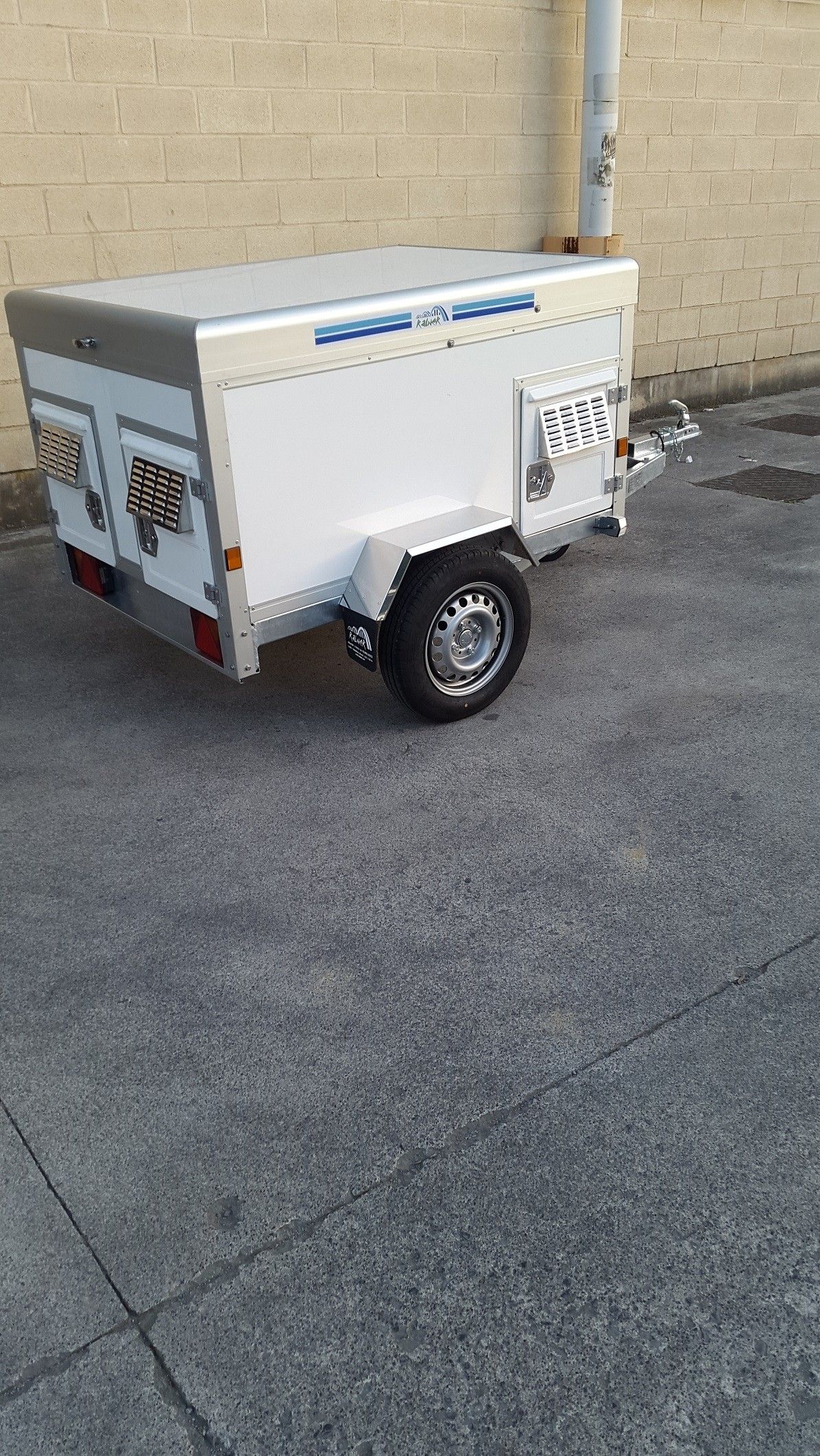 REMOLQUE TÉRMICO PARA PERROS TI-16
