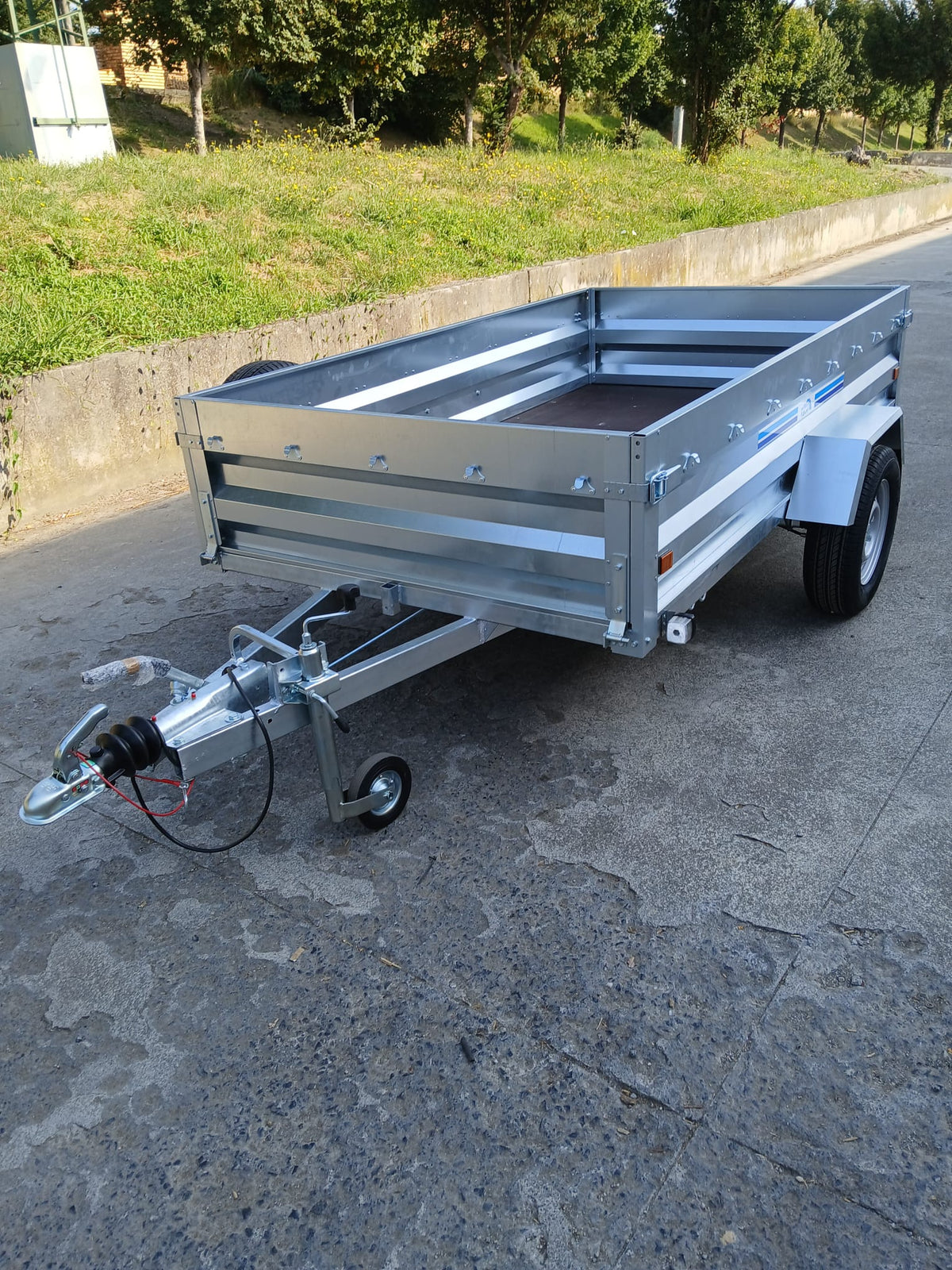 REMOLQUE DE CARGA LI-24